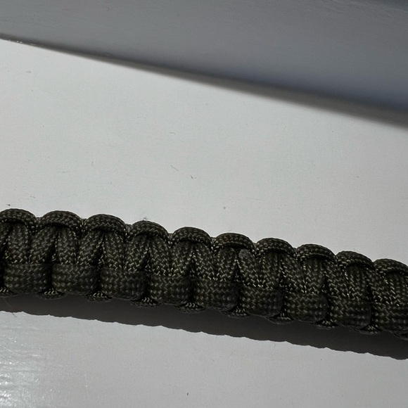 Olive Green Tactical Paracord Bracelet - Picture 5 of 7